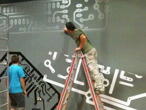 Rótulos en vinilo de corte aplicado sobre pared