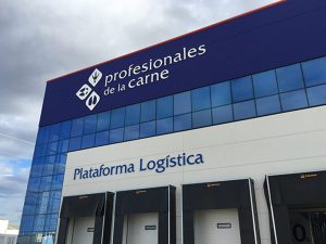 Rótulo de letras recortadas en pletina lacada