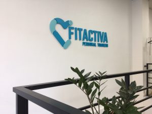 Rótulo luminoso Logotipo y letras corpóreas