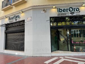 Rótulo luminoso joYERÍA IBER ORO letras Corpóreas de aluminio