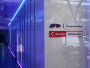 Logotipos Corpóreos de marcas asociadas en PVC lacado