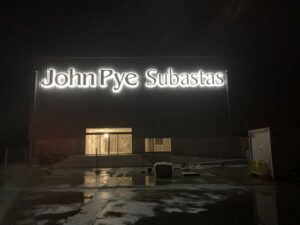 Rótulo luminoso John Pye Subastas